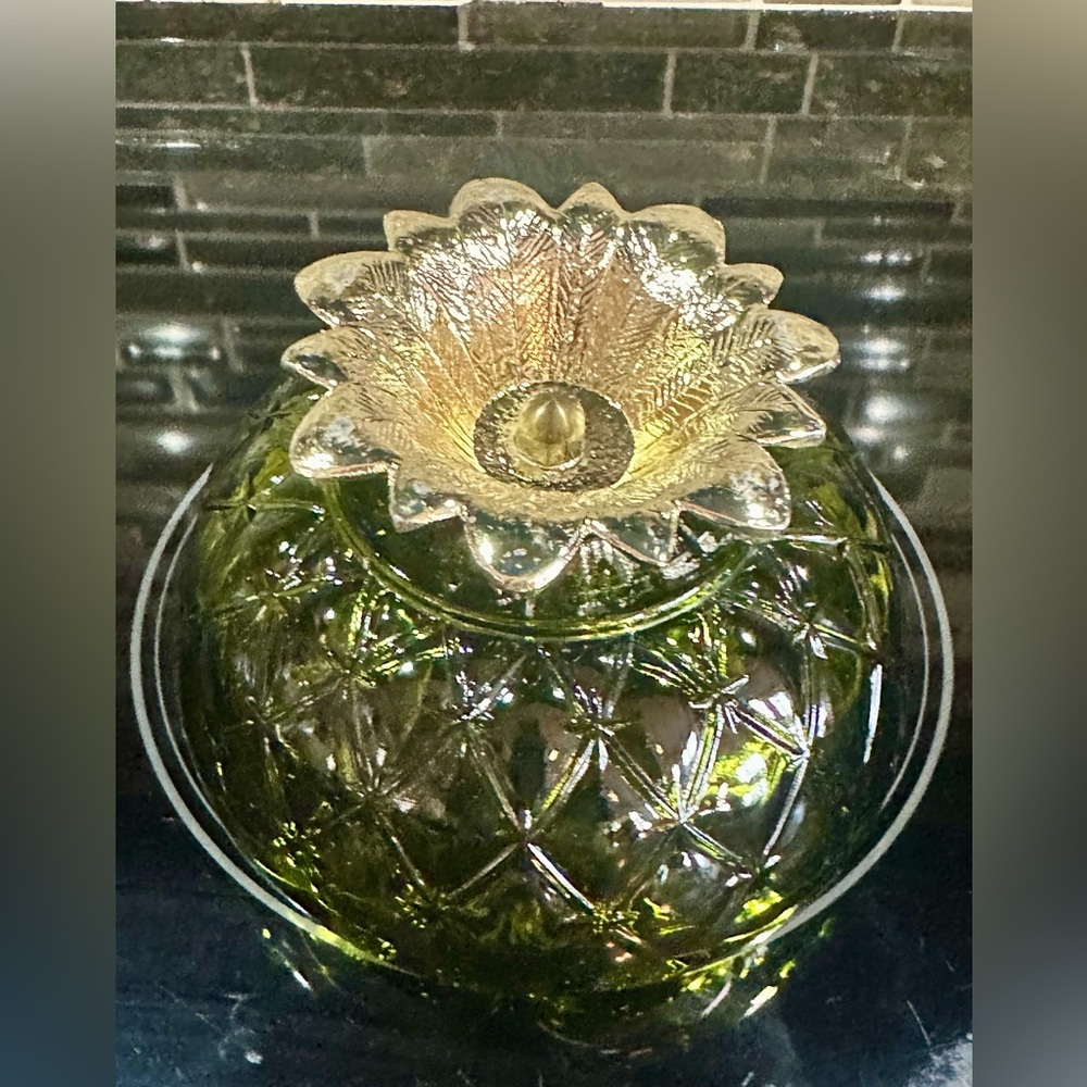 VTG Indiana Glass Diamond Point Footed Avacado Bowl w/Metal Leaf Base - Picture 5 of 9